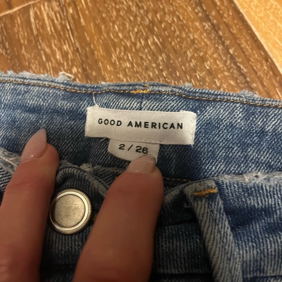 Good American Good Classic Jeans in Size 2/26. - Picture 5 of 6